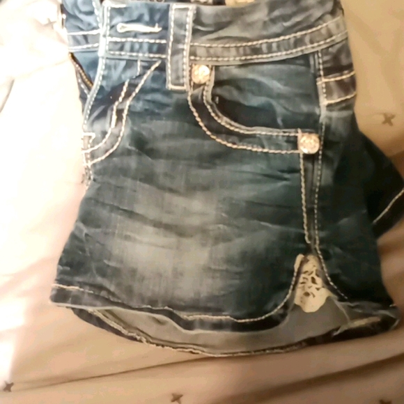 Shorts - Picture 2 of 2